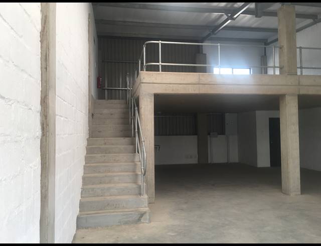 180M² WAREHOUSE TO LET IN CORNUBIA
